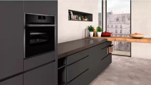 Компактный духовой шкаф с функцией добавления пара Neff C18FT28G0